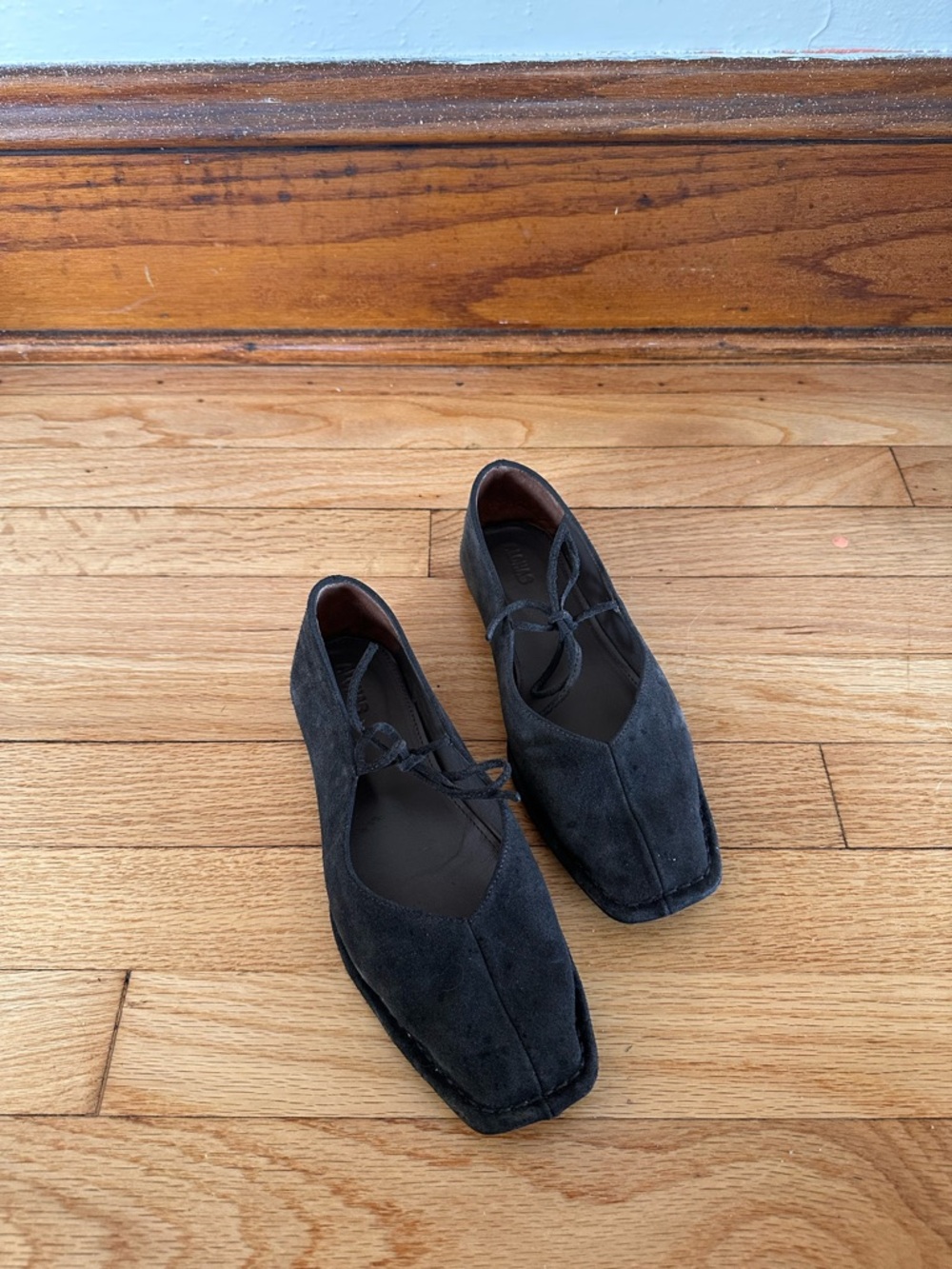 ALOHAS Black Suede Square-Toe Lace-Up Flats